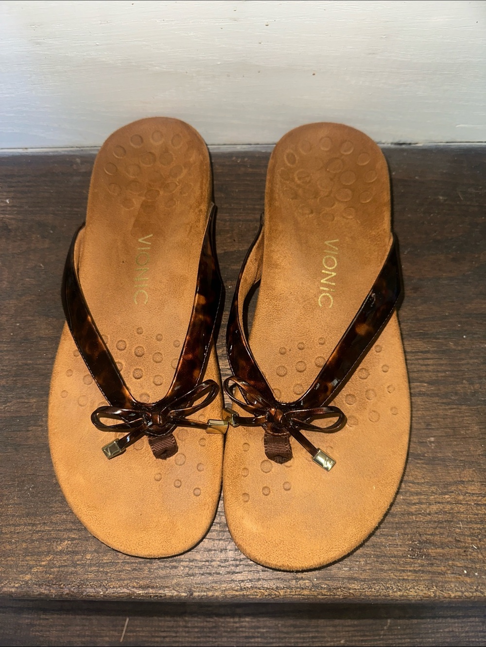 Vionic Brown Tortoiseshell Bow Thong Sandals Womens Size 9